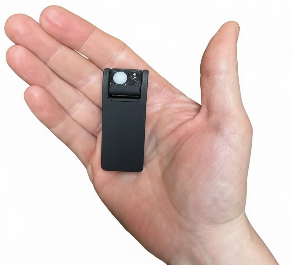 Innerscene SkySync size comparison held in hand